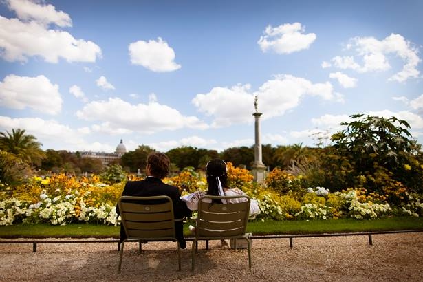 Mariés au Jardin du Luxembourg, Paris © Jean-Louis Brun