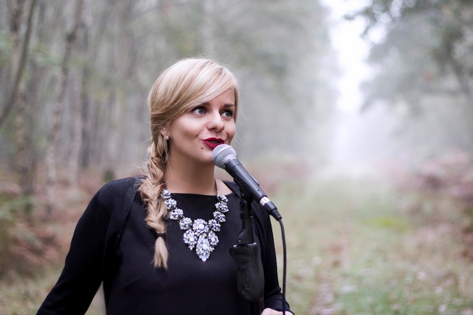 Margot, chanteuse cérémonie laïque (Orphée Musique)