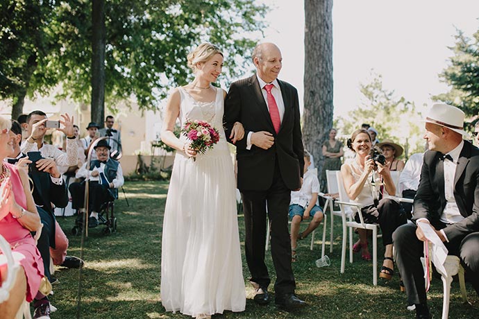 Entrée de la mariée traditionnelle - Cérémonie laïque de Caroline et Eric